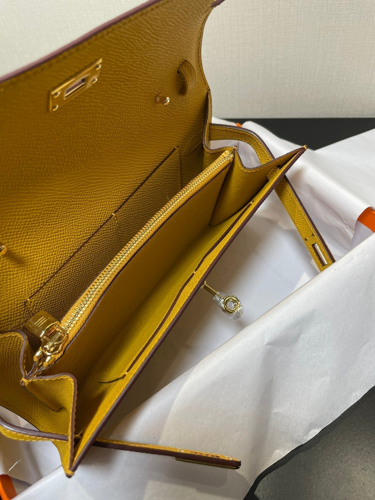 kelly to go wallet 20.5 yellow epsom gold hardware