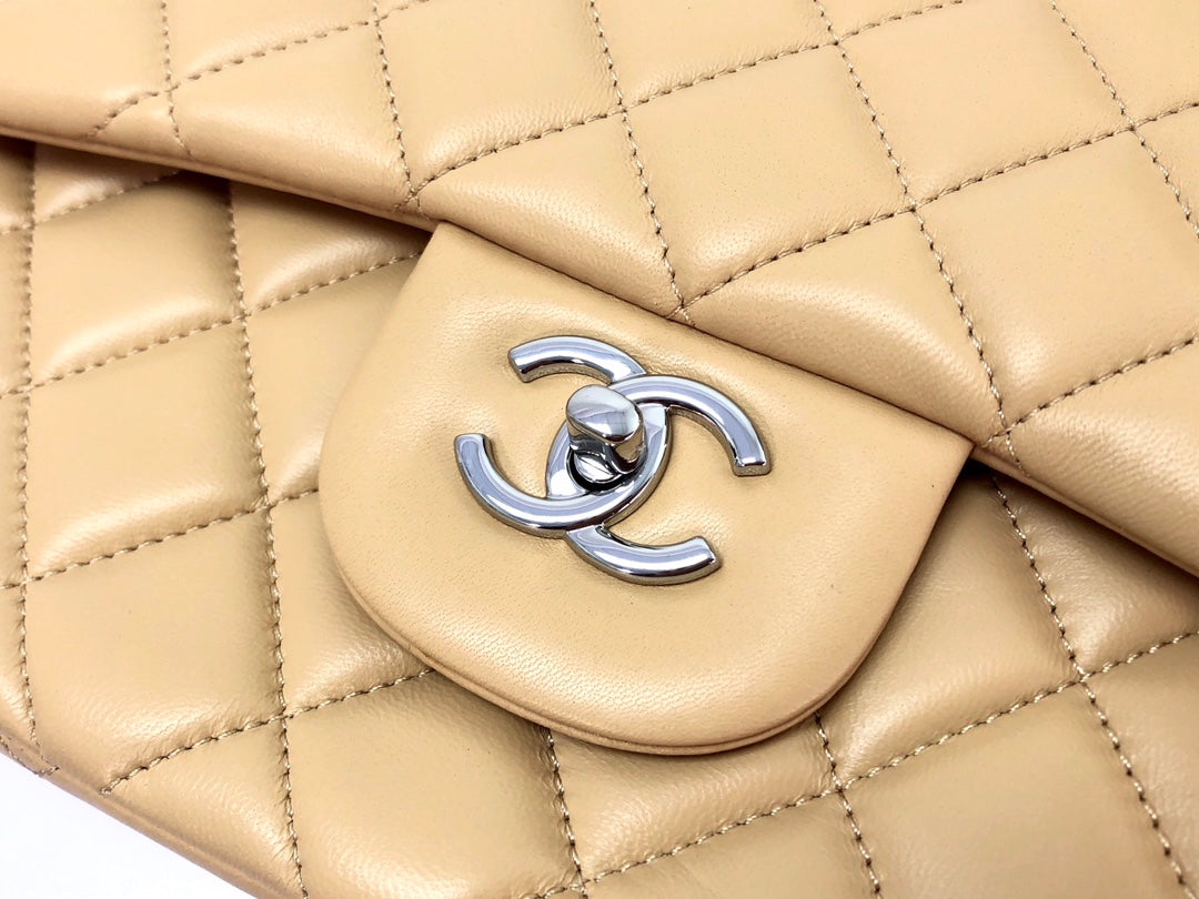 flap bag jumbo 30 light beige lambskin silver hardware