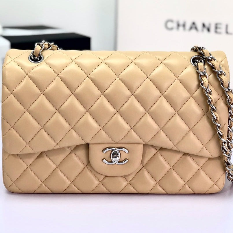flap bag jumbo 30 light beige lambskin silver hardware