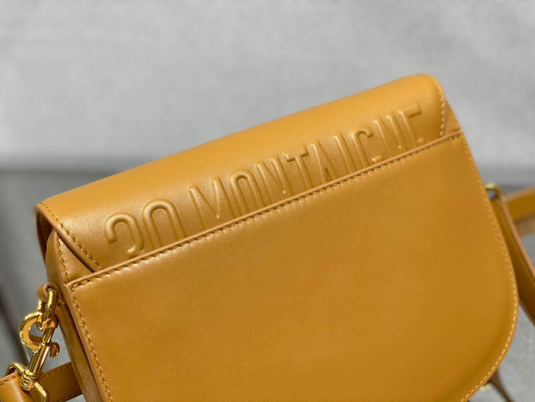 MEDIUM CD BOBBY 22CM BROWN CALFSKIN GOLD HARDWARE