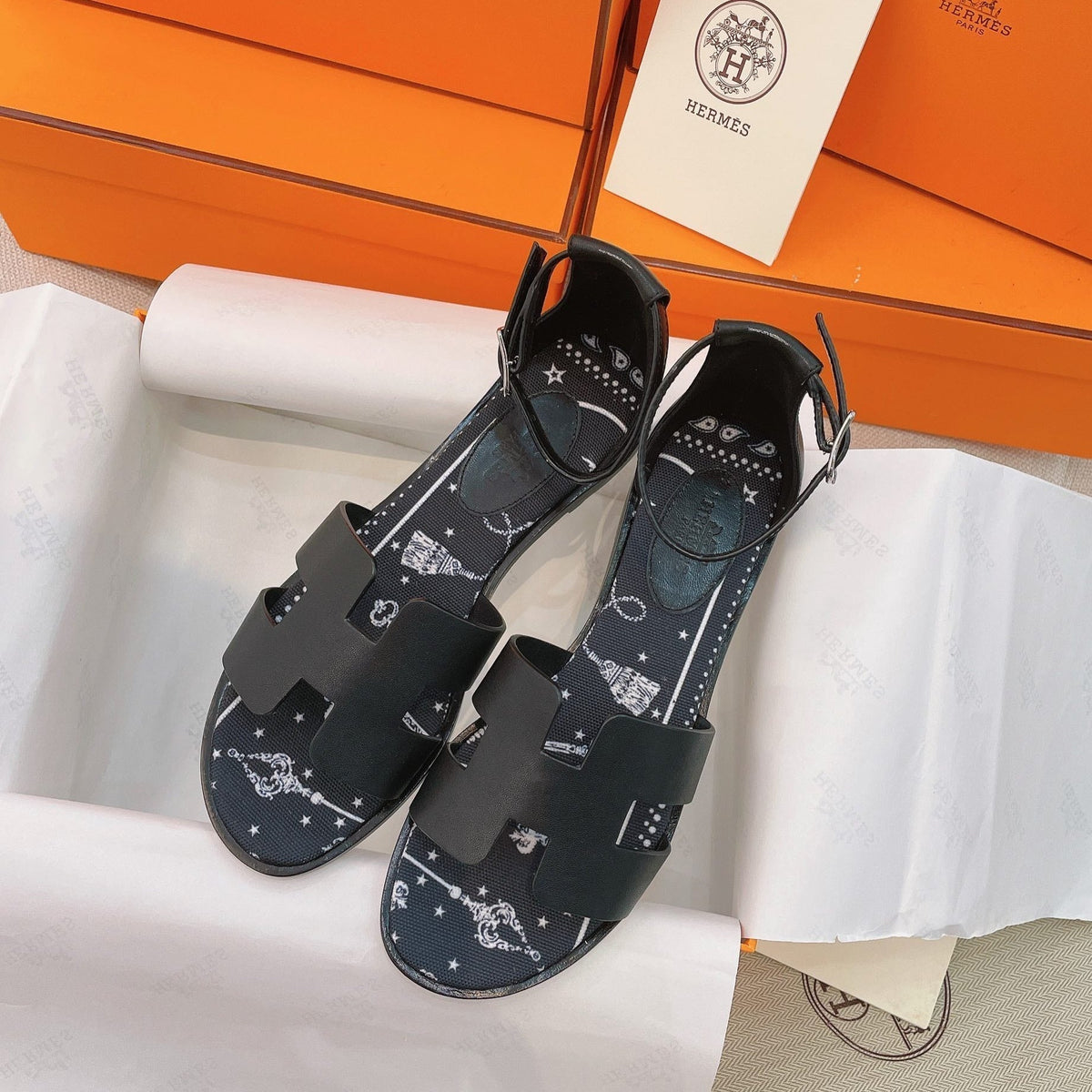 HM Flat Sandals Black Cowhide 348048