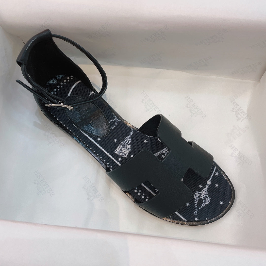 HM Flat Sandals Black Cowhide 348048