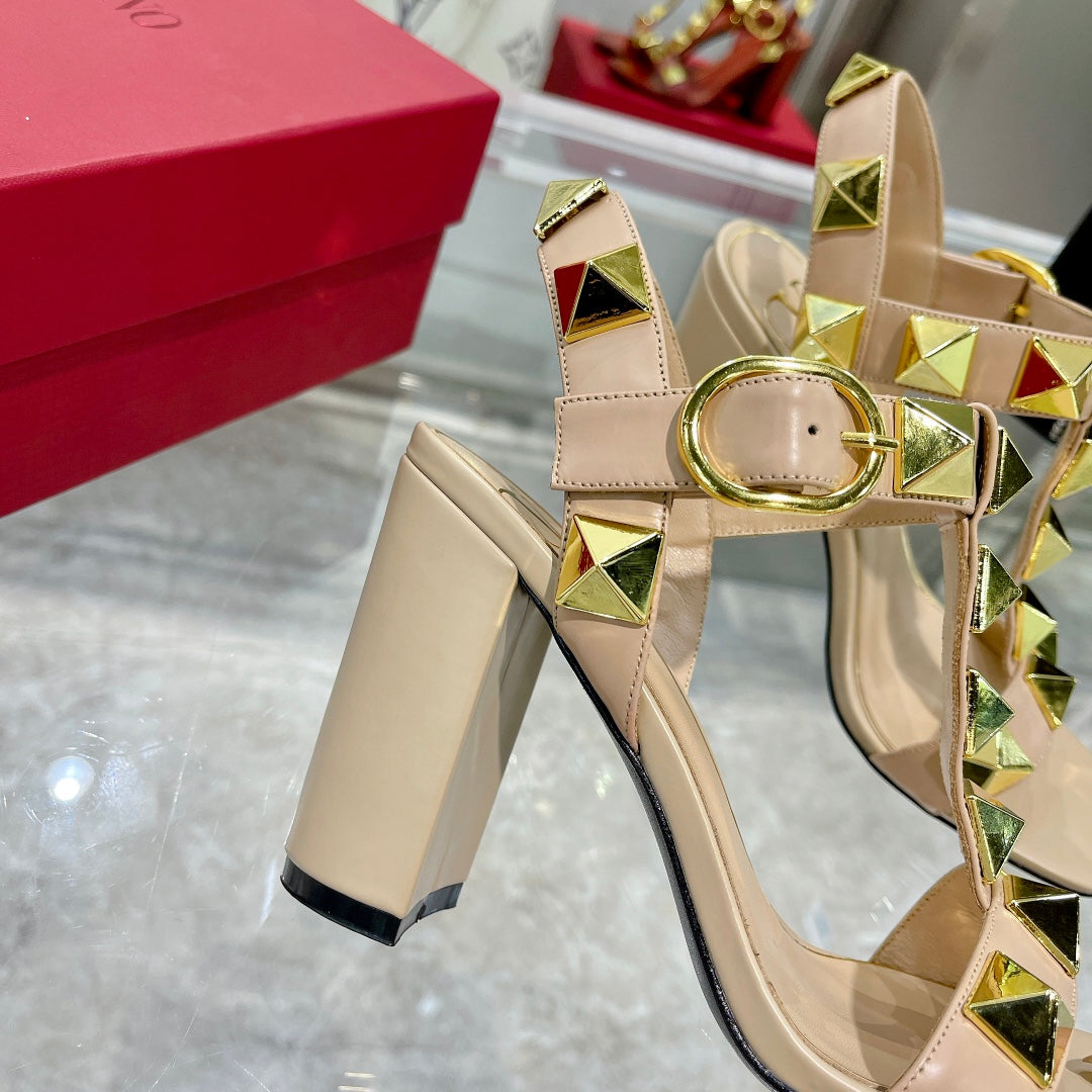 VT Rockstud Sandals Beige Gold Cowhide