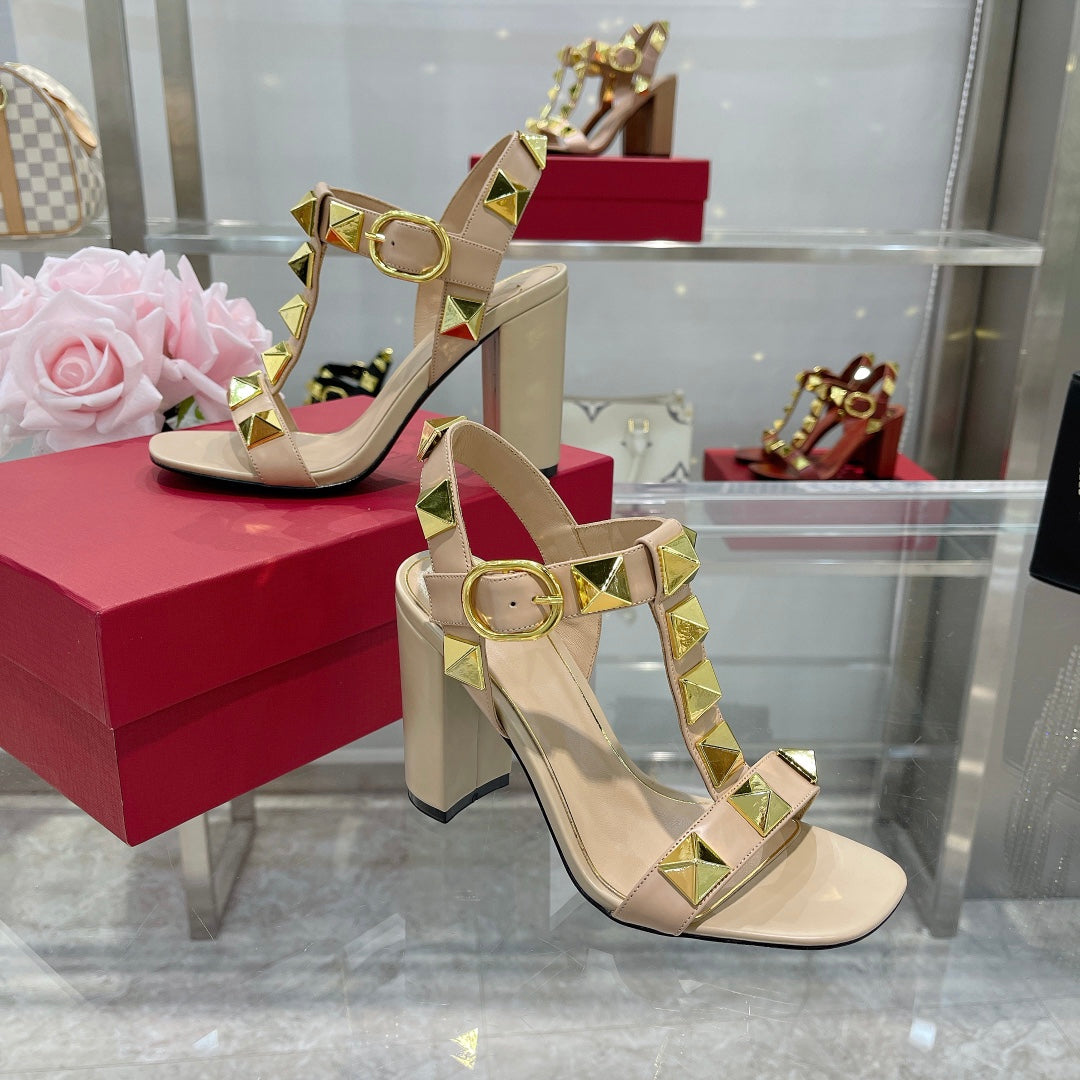 VT Rockstud Sandals Beige Gold Cowhide