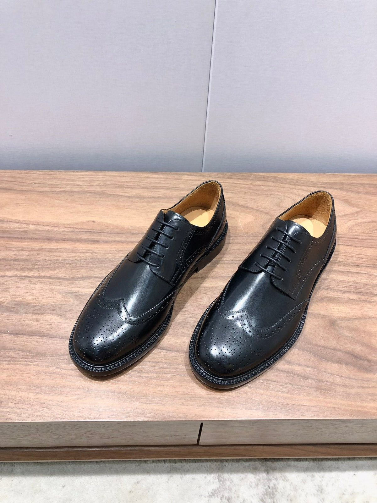 CD LONDON WINGTIP OXFORD BLACK CALFSKIN