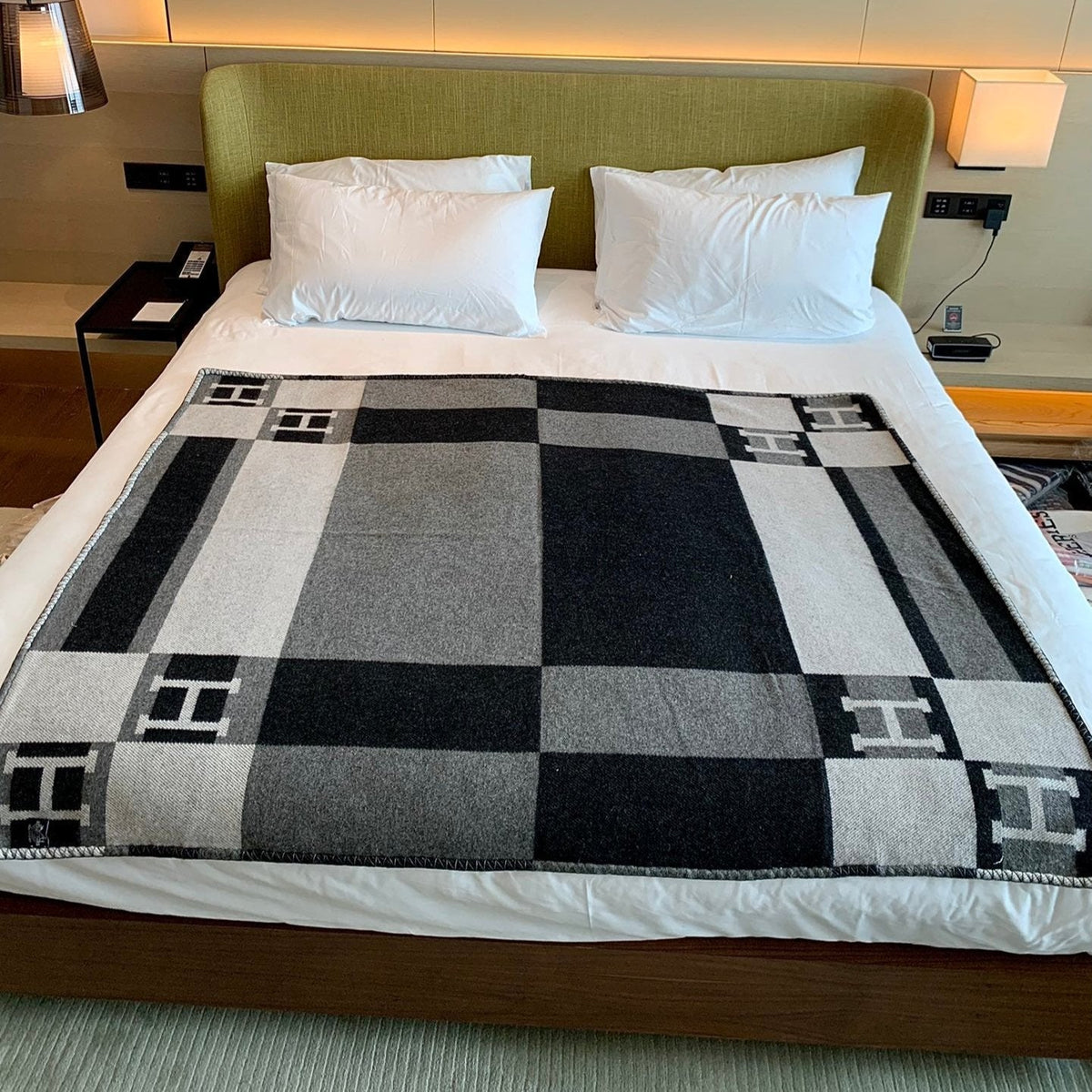 HM Avalon Throw Blanket Black Wool Cashmere