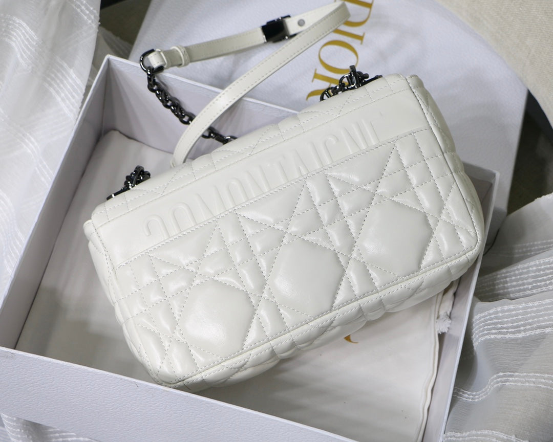 medium caro 25.5 white calfskin black hardware