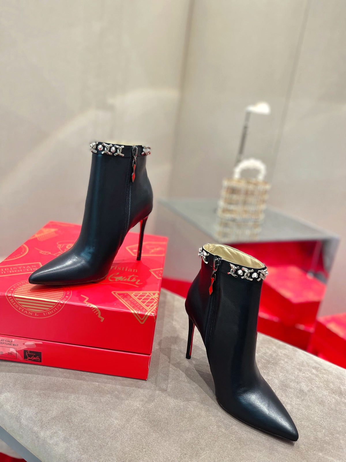 CL Chain Booty Ankle Boots 100mm Calfskin Black