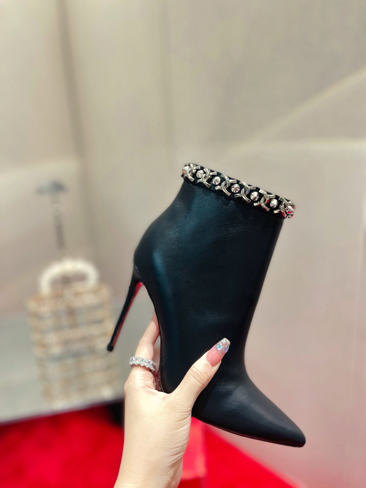 CL Chain Booty Ankle Boots 100mm Calfskin Black