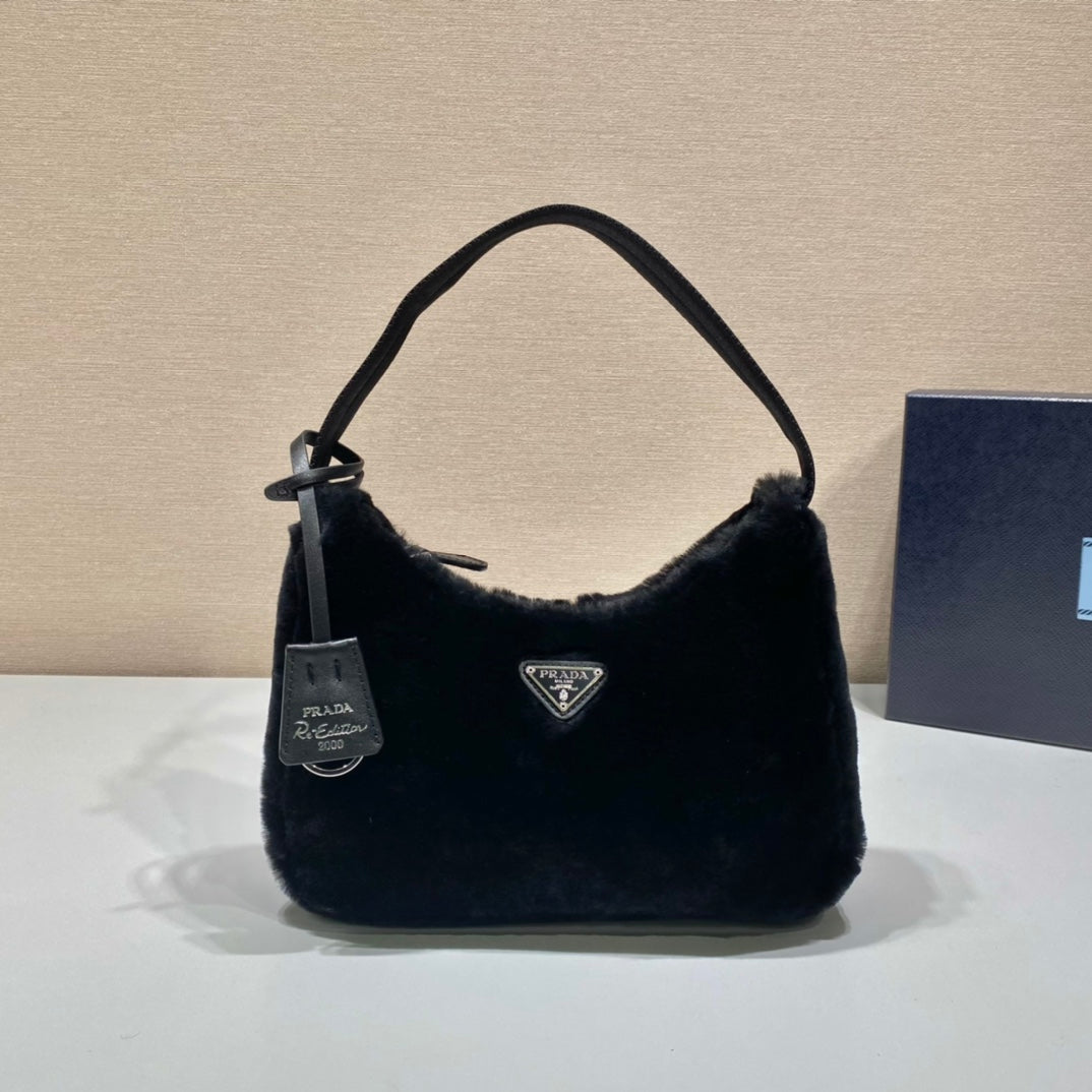 HOBO BAG 23 IN BLACK RABBIT FUR