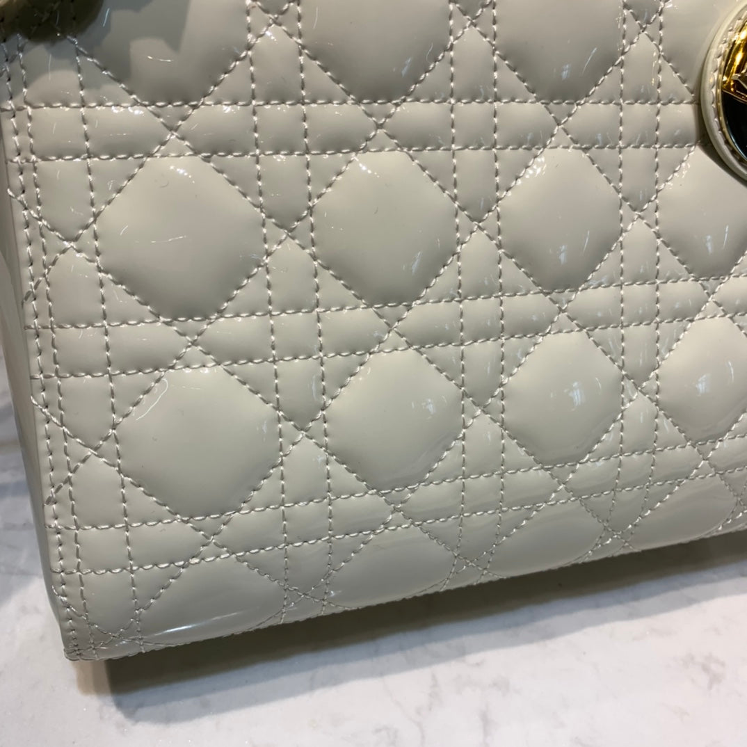 medium lady 24 white lambskin