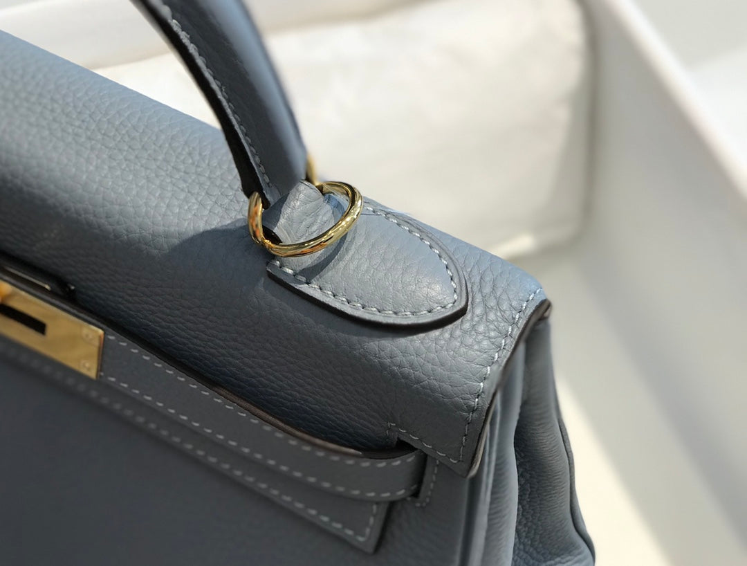 HM KELLY 25CM LINEN BLUE TOGO GOLD HARDWARE