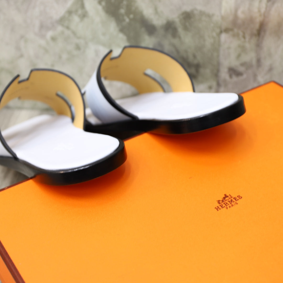 HM IZMIR SANDAL WHITE AND BLACK CALFSKIN