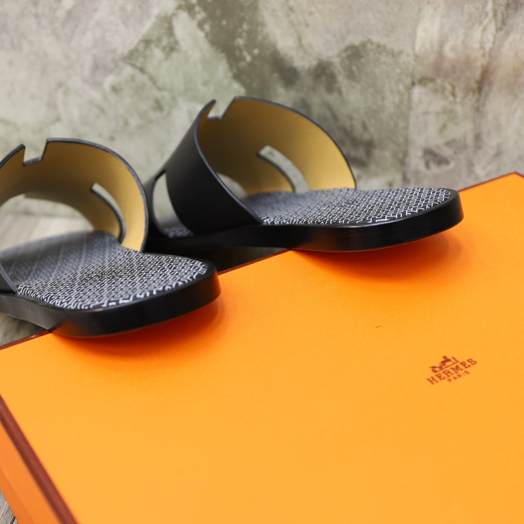 HM IZMIR SANDAL BLACK WITH WHITE MOTIF CALFSKIN