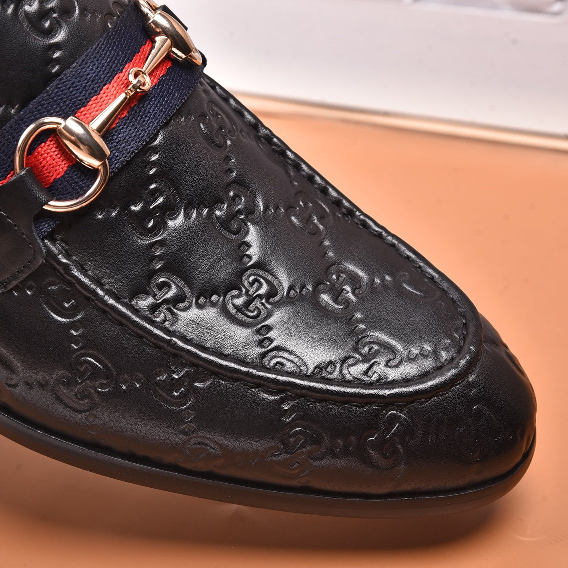 GG Men's Loafer Black Embossed Cowhide 538715