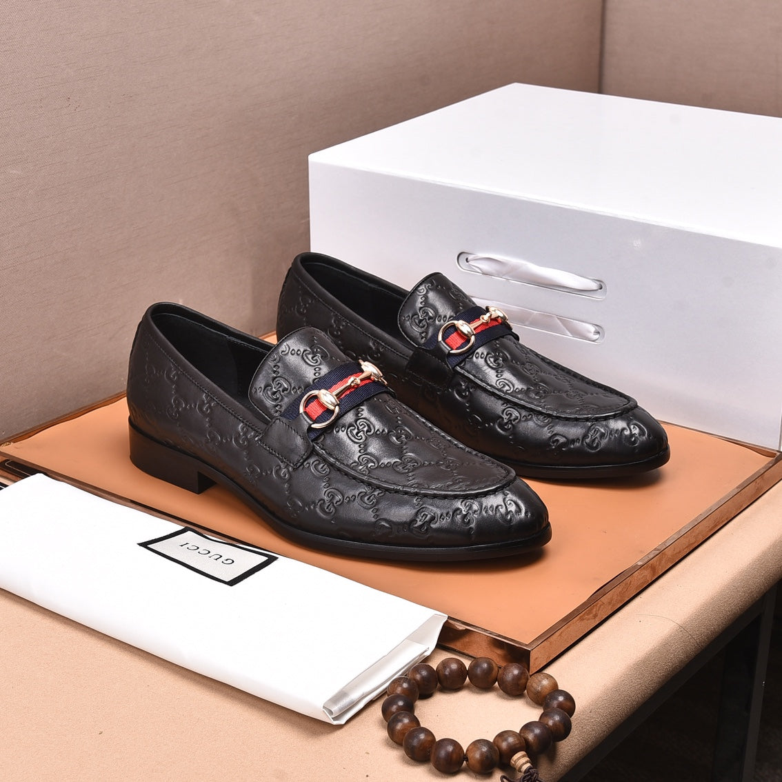 GG Men's Loafer Black Embossed Cowhide 538715