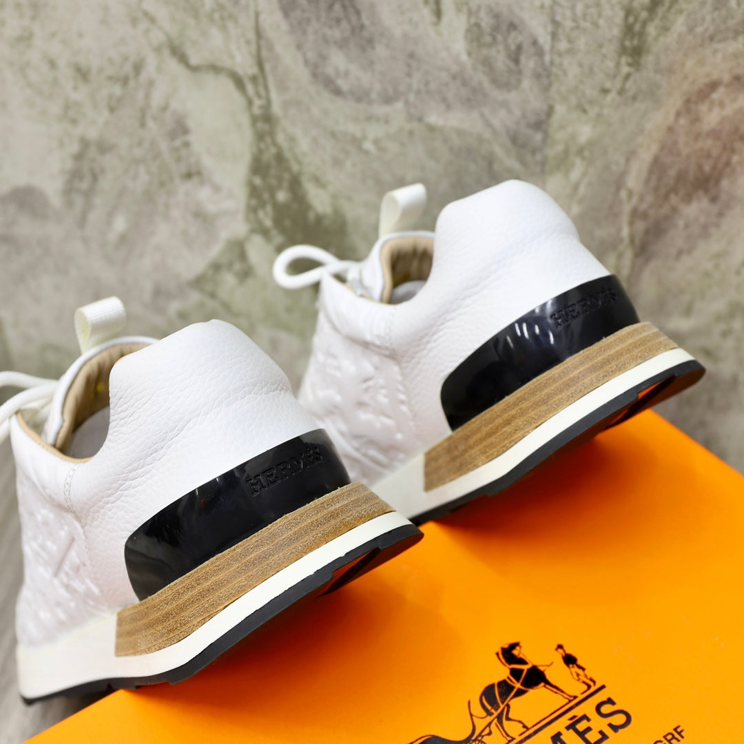 HM EMBOSSED ICON SNEAKER WHITE CALFSKIN