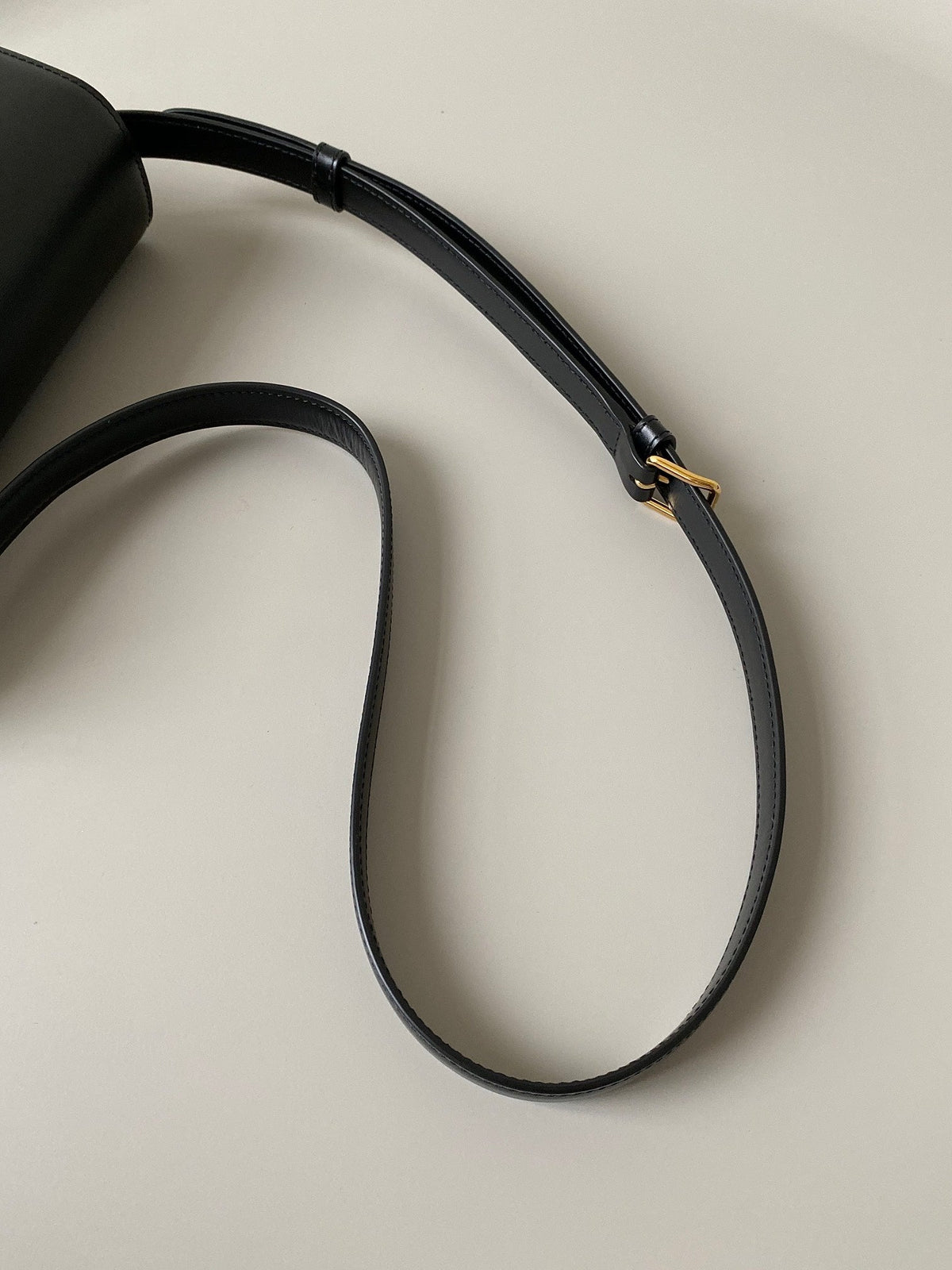 CLASSIQUE TRIOMPHE 22 ALL BLACK CALFSKIN