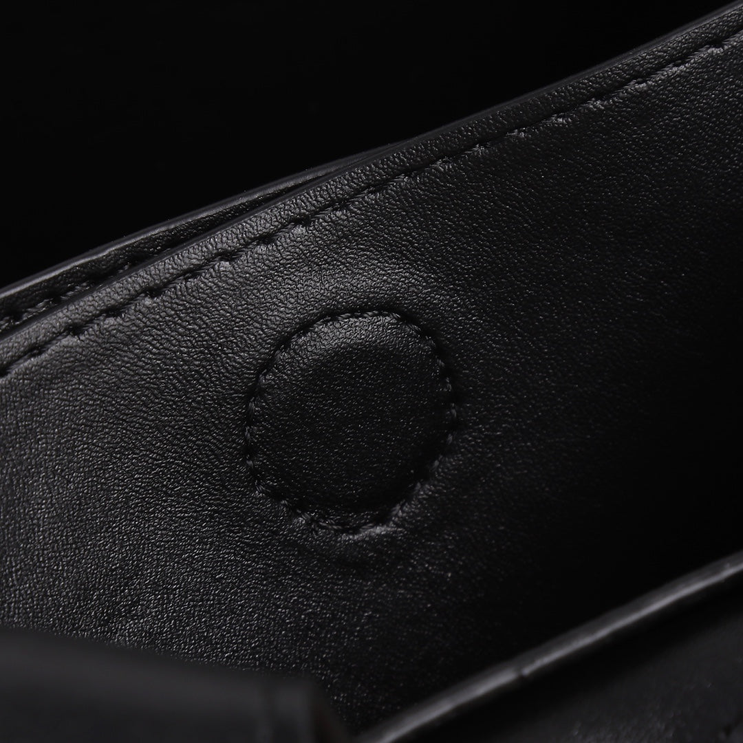 PRA 18 DYNAMIQUE LOGO TOTE BAG IN BLACK CALFSKIN