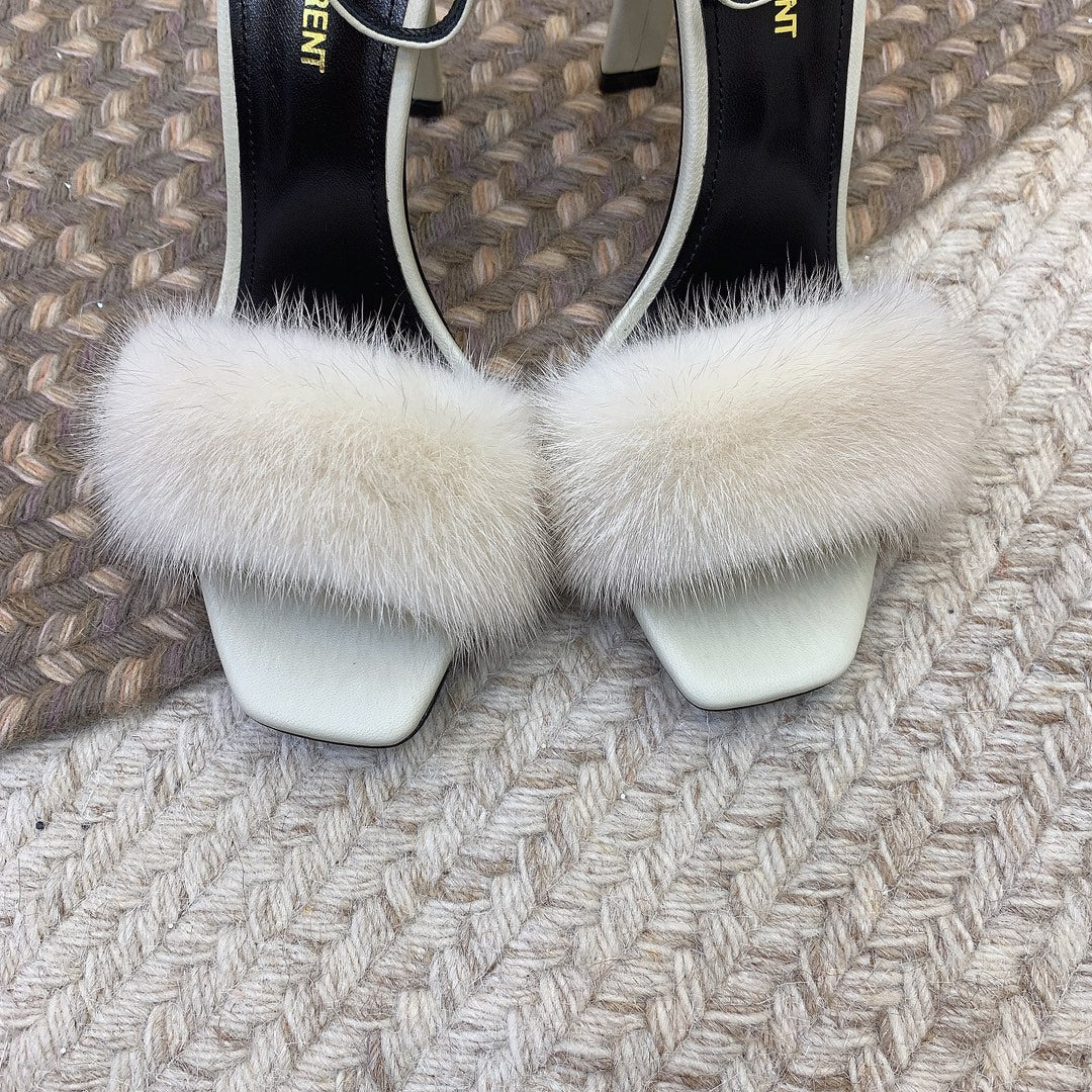 HIGH HEELS SQUARE TOE IN WHITE MINK FUR