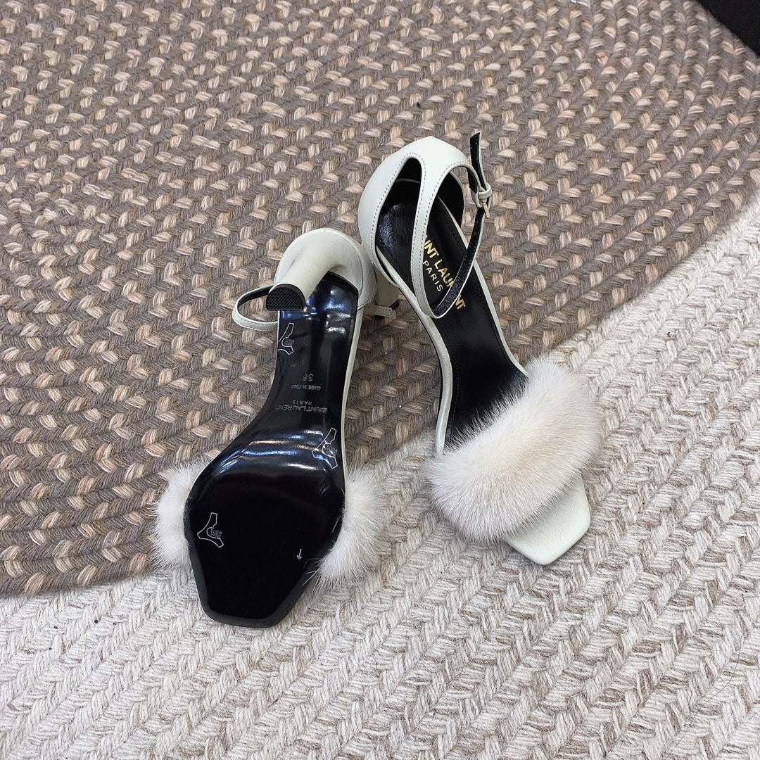 HIGH HEELS SQUARE TOE IN WHITE MINK FUR