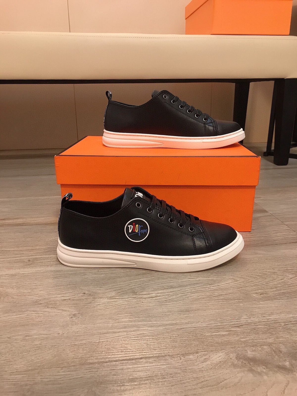 CD B23 LOW-TOP CIRCLE ICON SNEAKER BLACK CALFSKIN