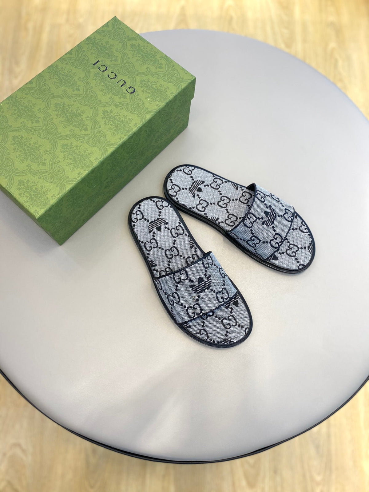 GG x Adidas Men's Slide Grey Canvas 558902