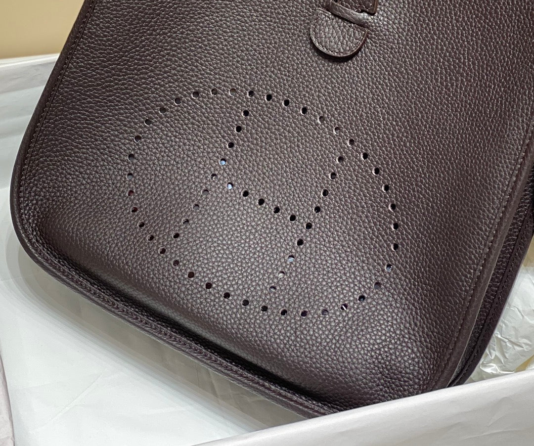 Evelyne 29cm Chocolate Togo Shw