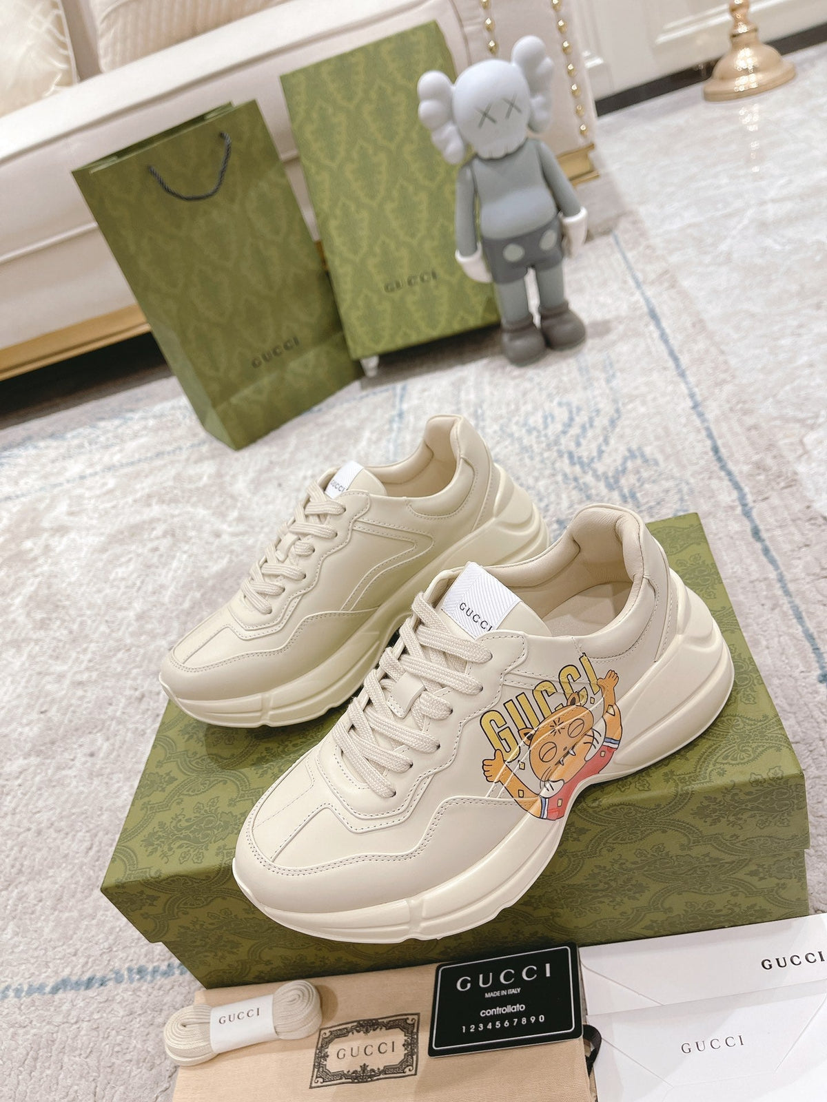 Gucci 2026 Rhyton Sneakers Ivory Cowhide With Cat Print Motif 988663