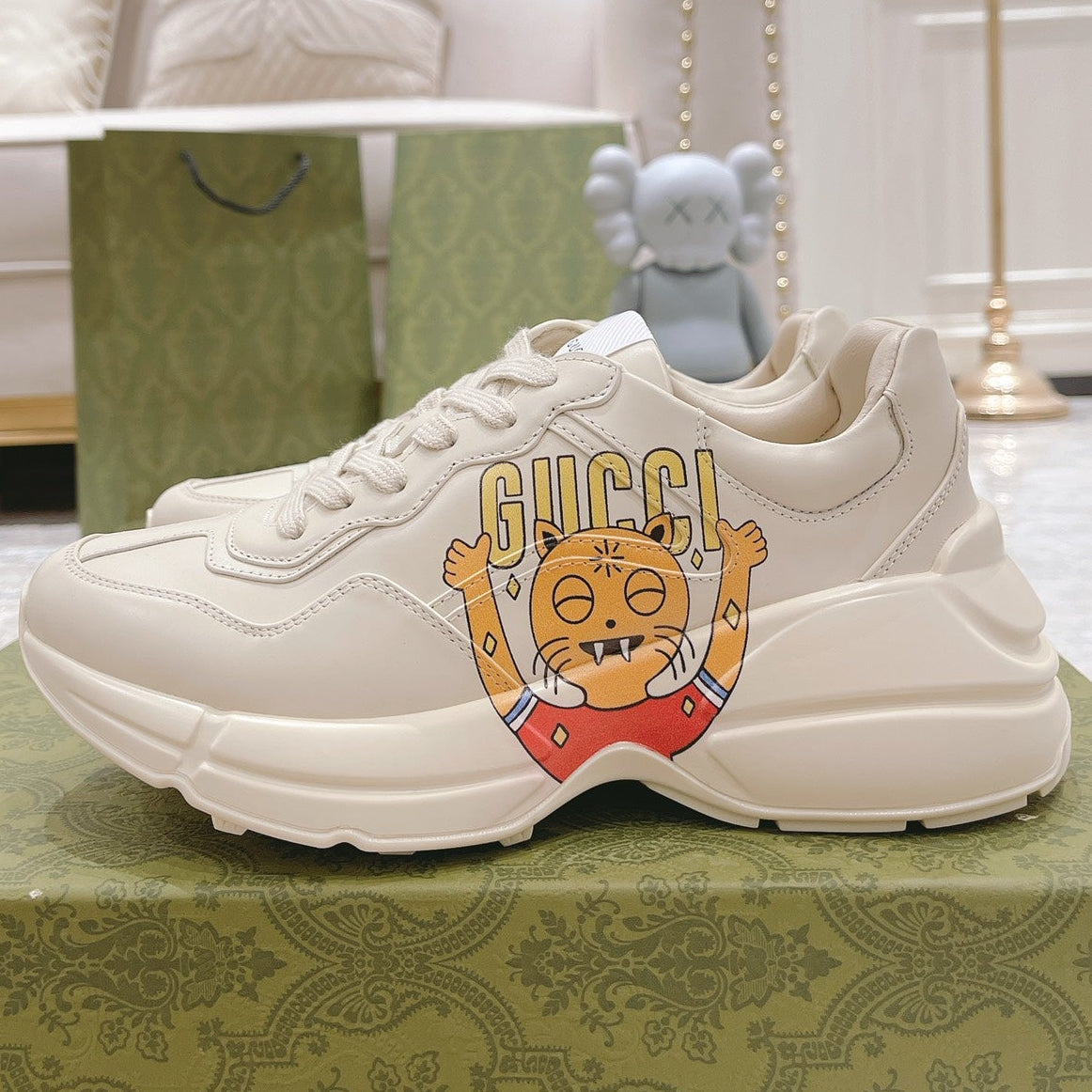 Gucci 2026 Rhyton Sneakers Ivory Cowhide With Cat Print Motif 988663