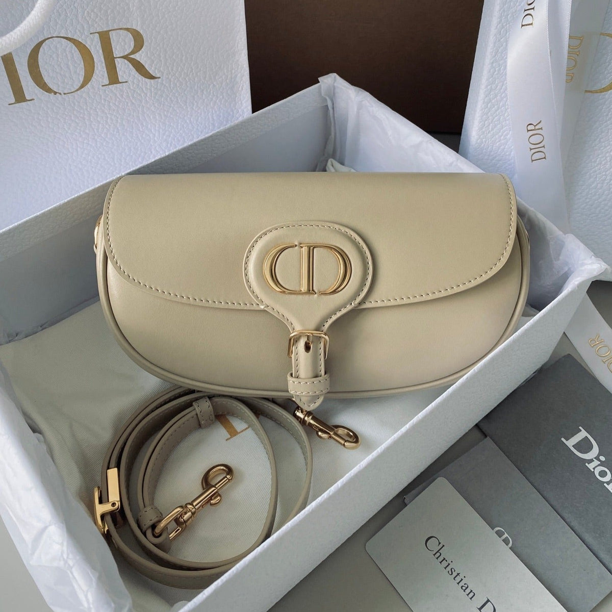 medium cd east west 22cm beige calfskin ghw