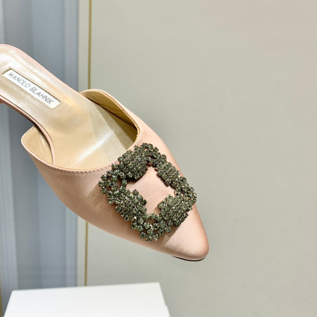 Manolo Buckle Flast Mules Light Pink Silk 327514