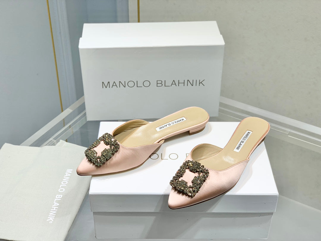 Manolo Buckle Flast Mules Light Pink Silk 327514