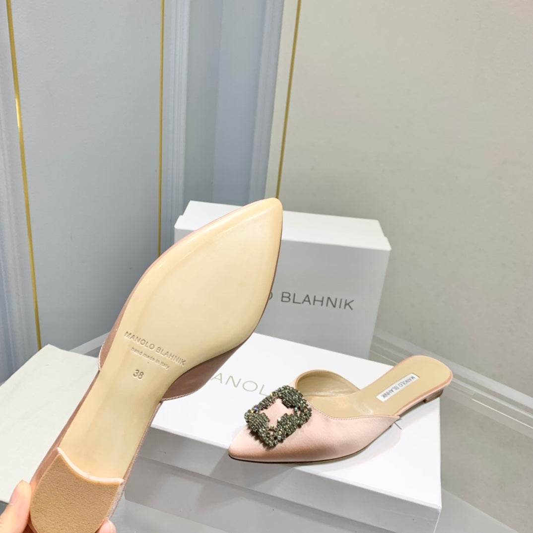 Manolo Buckle Flast Mules Light Pink Silk 327514