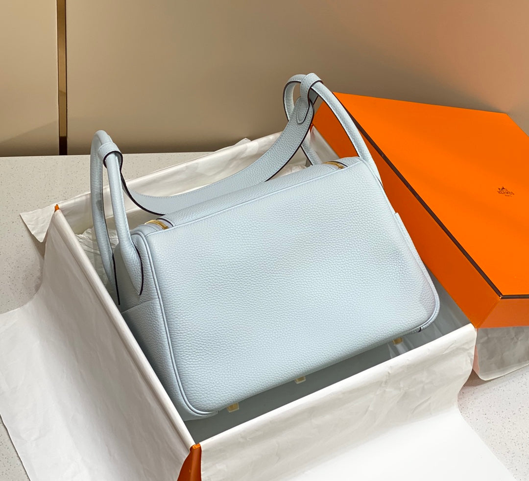 HM LINDY 30 BAG PASTEL BLUE TAURILLON CLEMENCE LEATHER