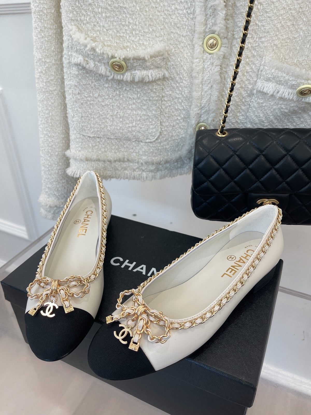 CC Ballet Flats 25mm White Bow Tie Chain Lambskin