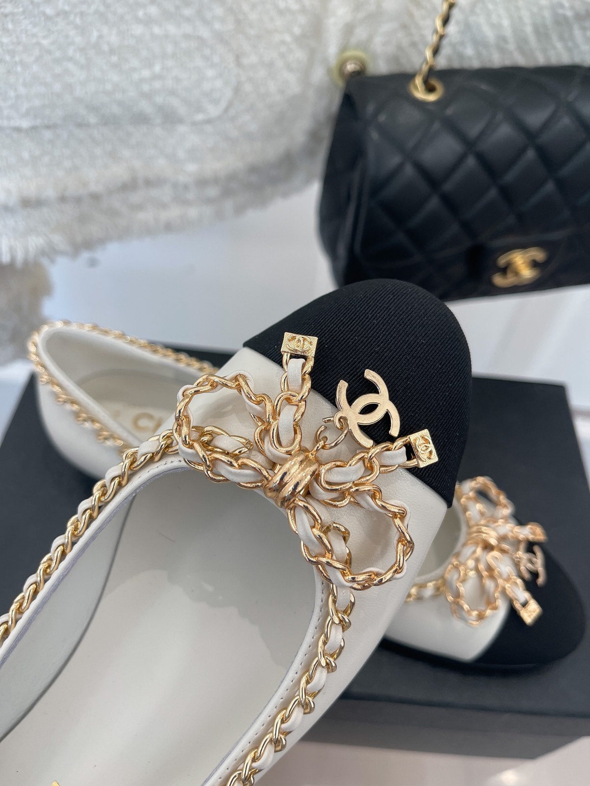 CC Ballet Flats 25mm White Bow Tie Chain Lambskin