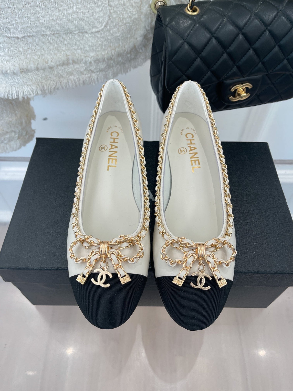 CC Ballet Flats 25mm White Bow Tie Chain Lambskin