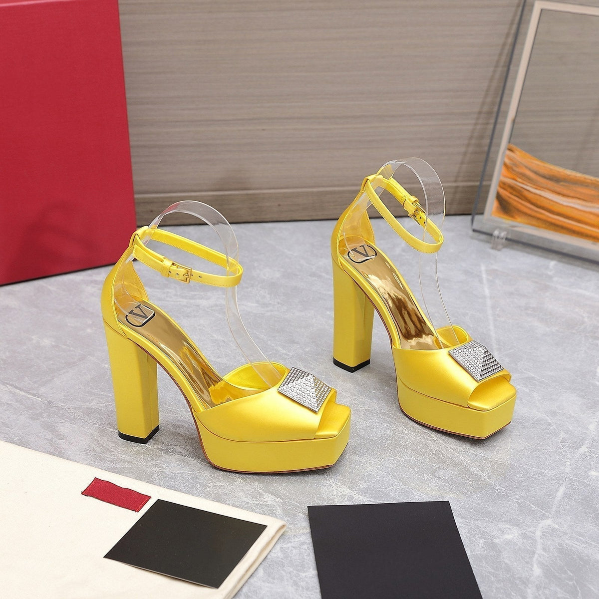 Open Toe Pump With One Stud Diamond Patent Yellow Leather 130MM