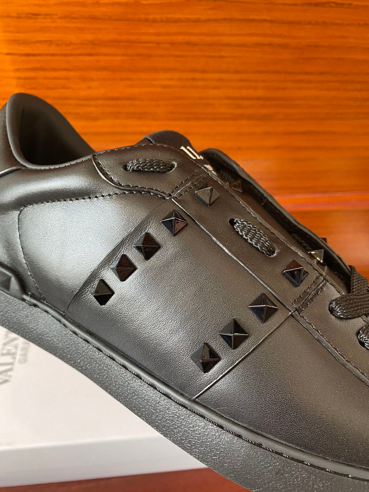VT Rockstud Sneaker Black Purple Cowhide