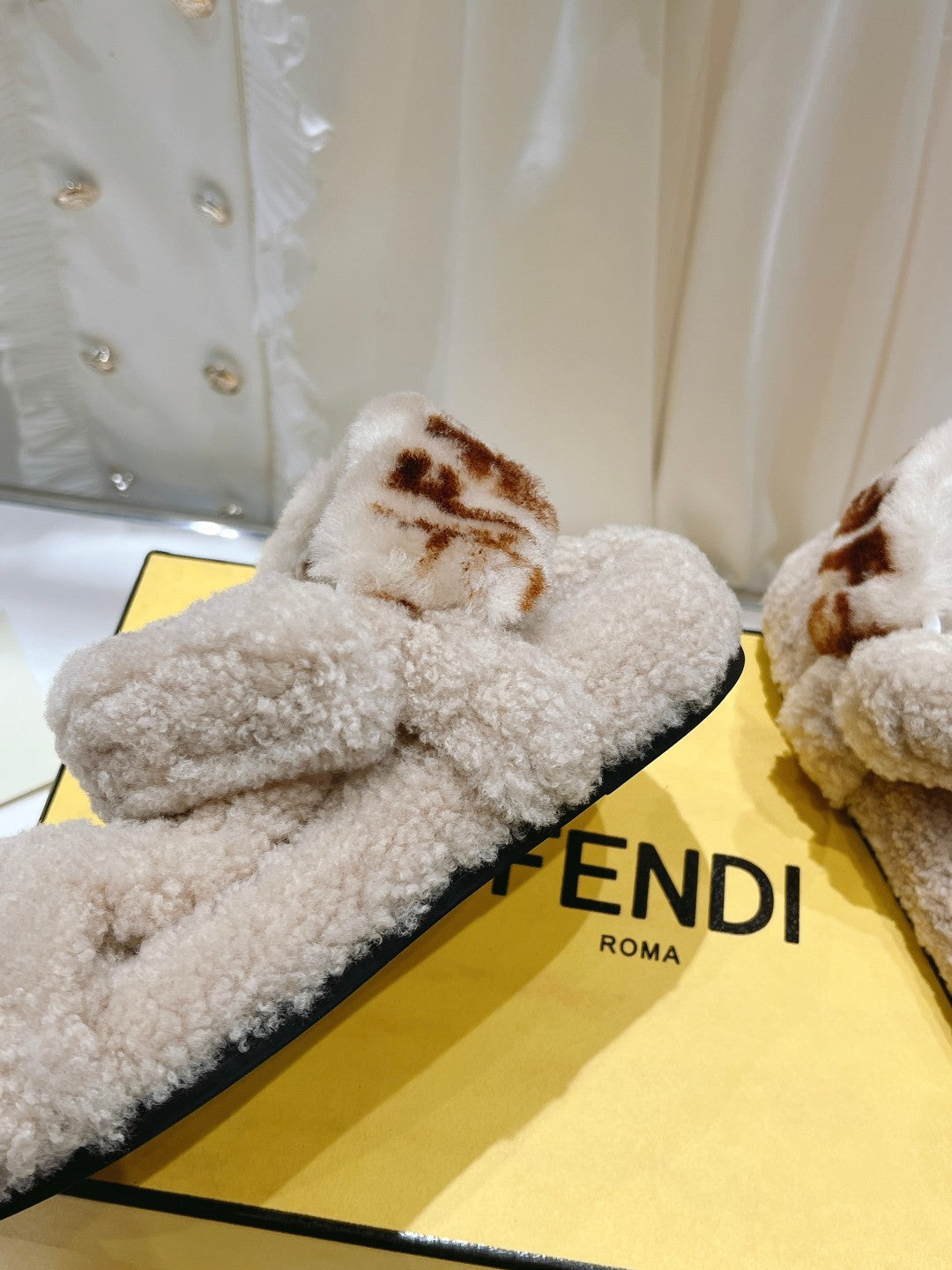 FENDI DAD SANDAL IN HAZELNUT BEIGE FLEECE