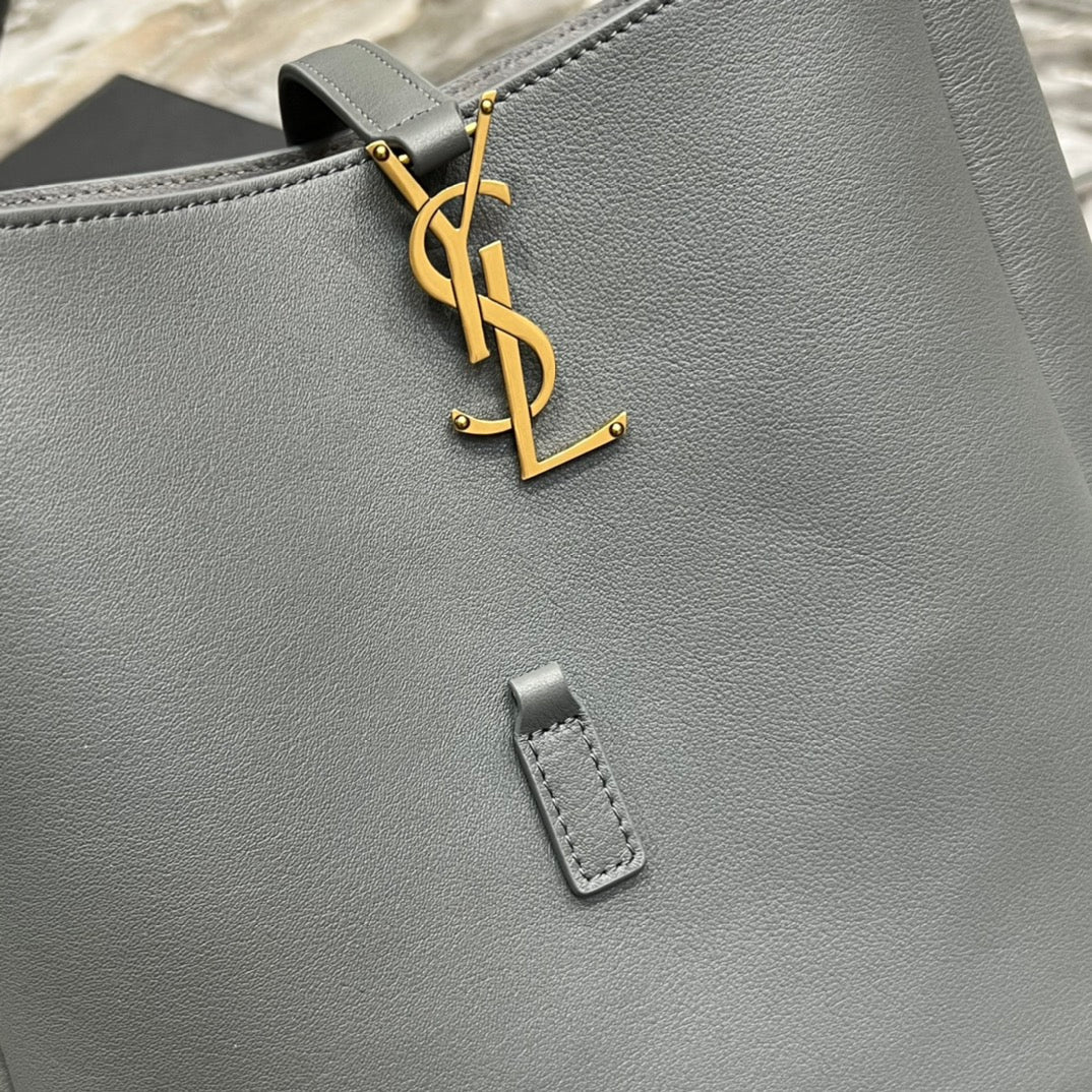 le 5a7 small 23 rock gray calfskin