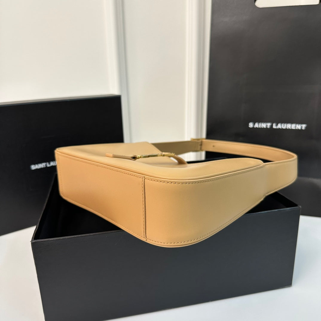 Le 5 a 7 24 Beige Lambskin Ghw
