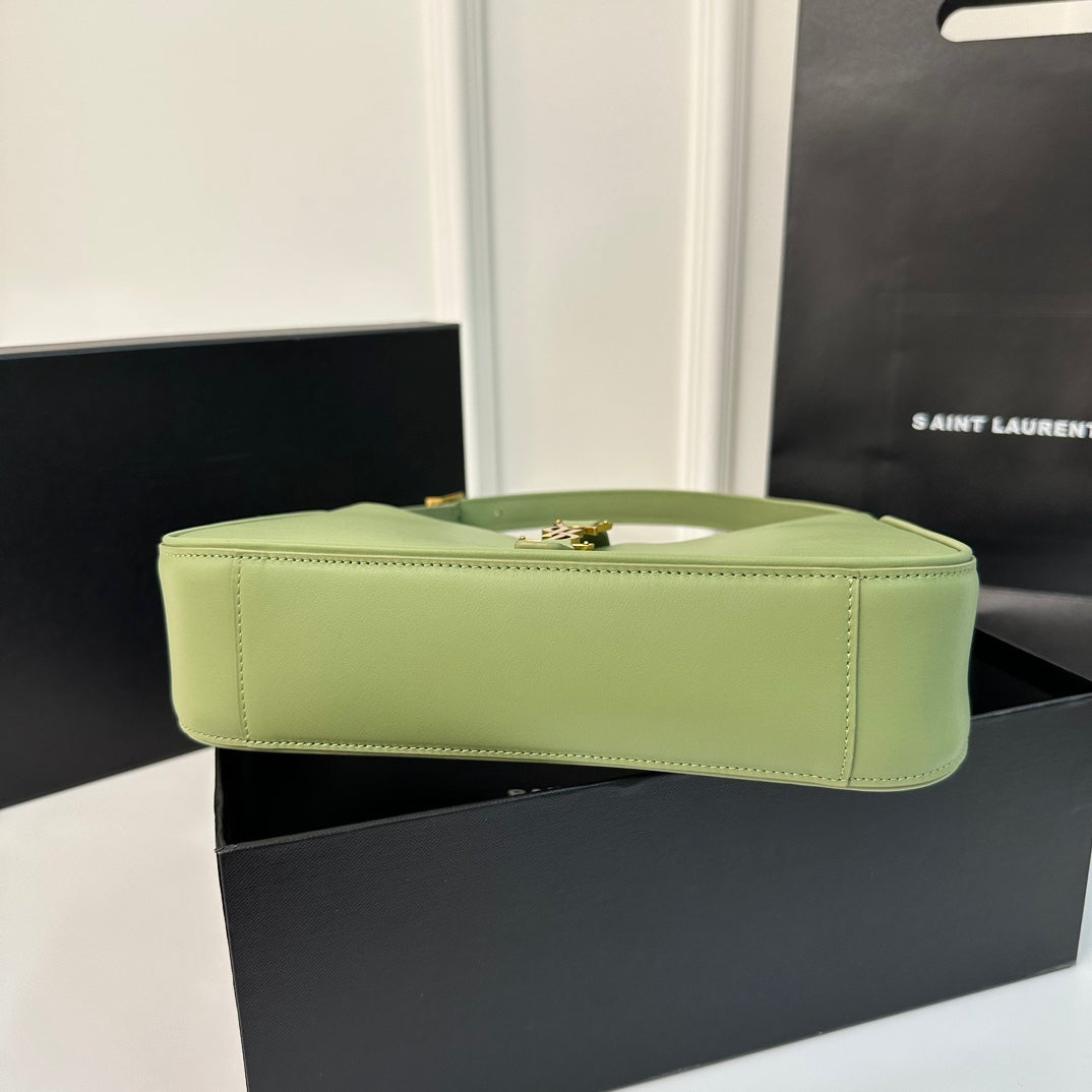 Le 5 a 7 24 Light Green Lambskin Ghw