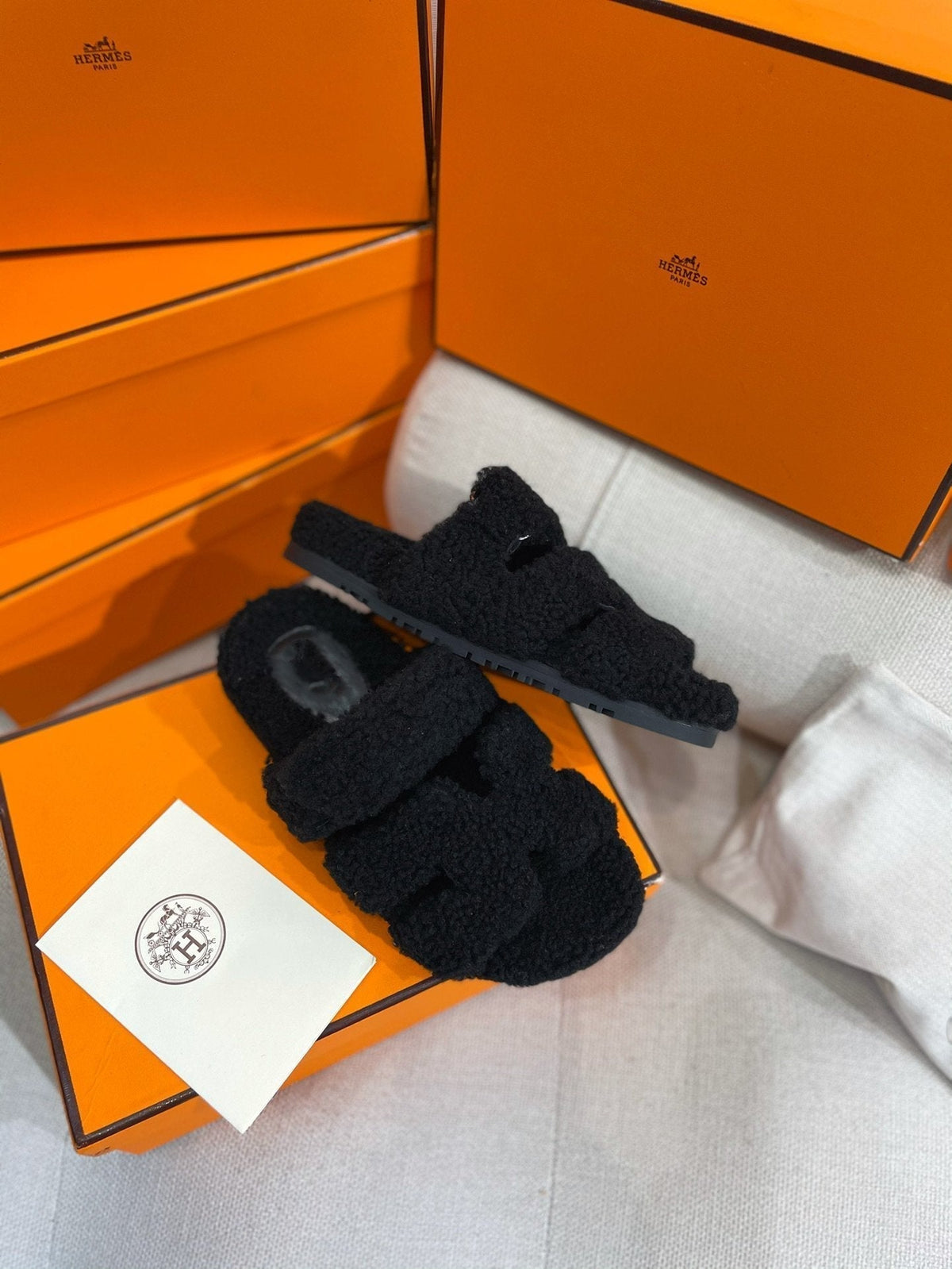 chypre sandal black lamb wool
