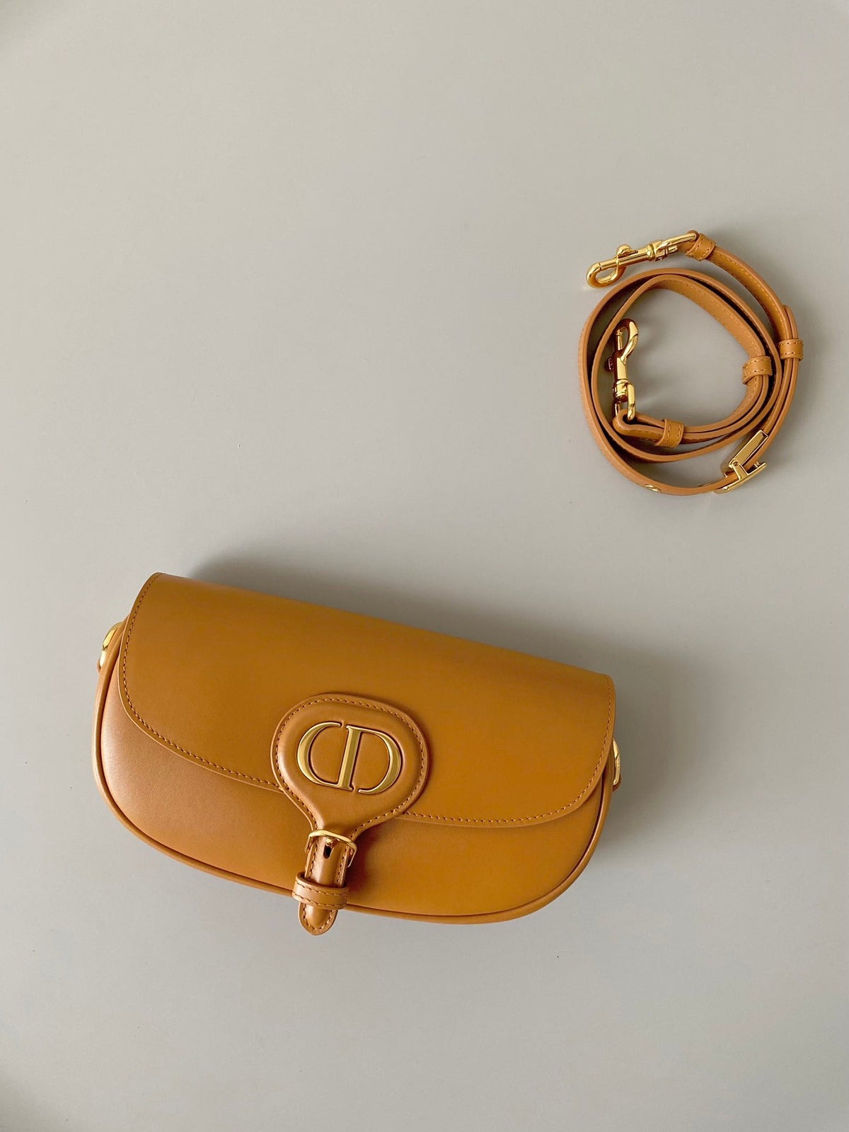 medium cd east west bobby 22cm brown calfskin ghw