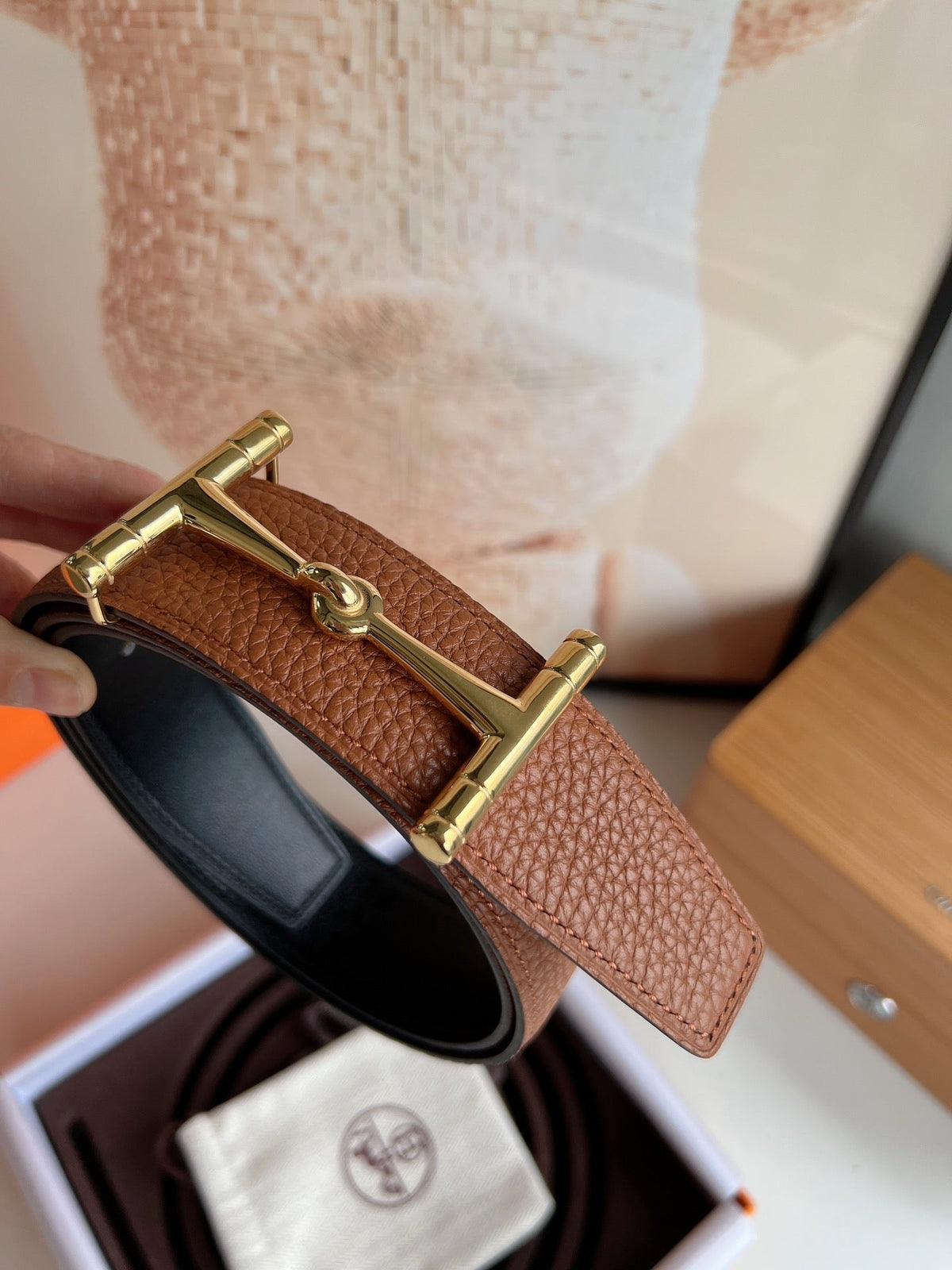 HM JUMBO BELT BUCKLE & REVERSIBLE CIDER ORANGE AND BLACK LEATHER STRAP 38 MM GOLD HARDWARE