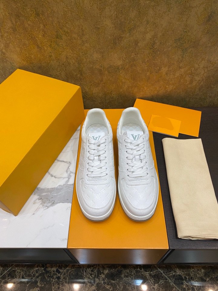LV RIVOLI SNEAKER WHITE MONOGRAM