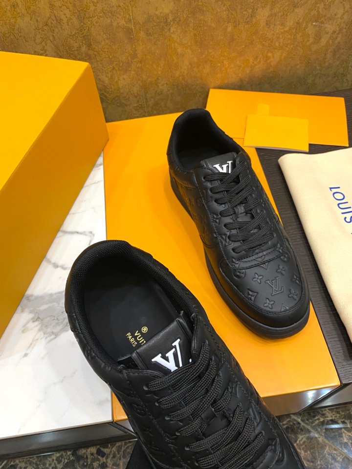 LV RIVOLI SNEAKER BLACK MONOGRAM
