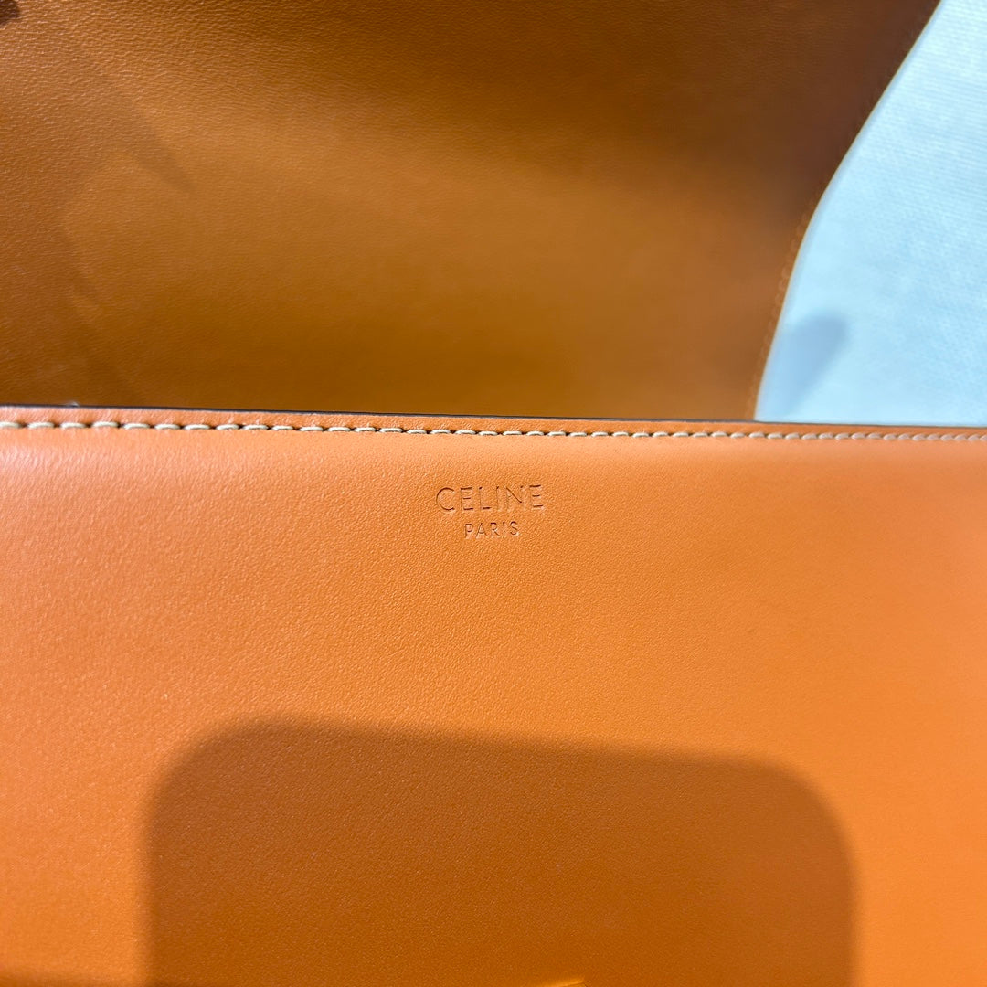 triomphe 22 brown calfskin gold hardware